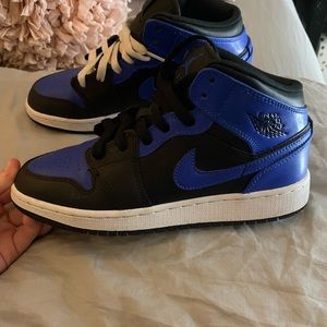 Blue and black Jordan 1s. Boys 4.5y